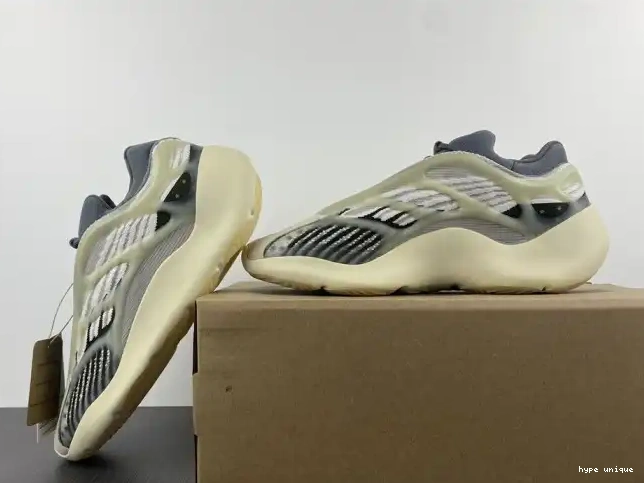 hype ID1674 Adidas Salt Yeezy Fade V3 700 0528
